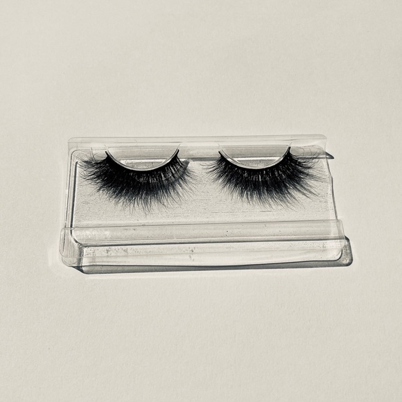 3D Mink Eyelash - Picture 3 of 4
